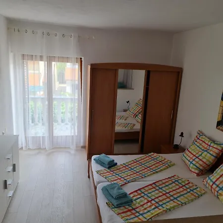 Apartment Mira