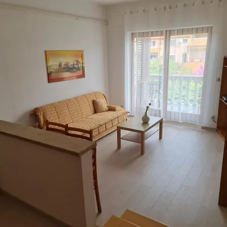 Apartment Mira