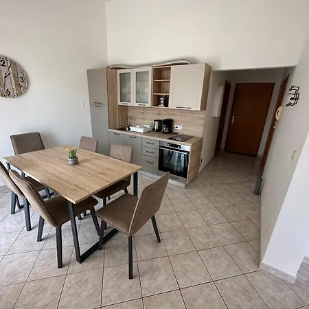 Apartment Mira Pula