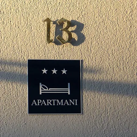 Apartment Mira *